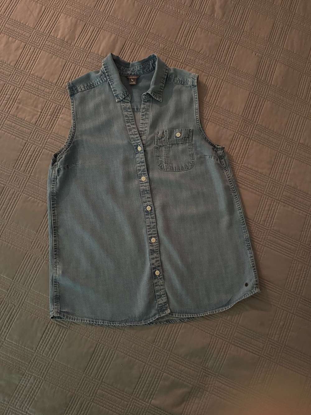 Eddie Bauer Sleeveless Button-Front Denim Shirt - Blue Medium - Picture 9 of 16